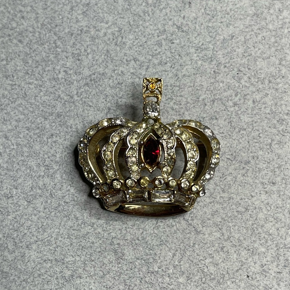 Tiny Jeweled Royal Crown Brooch Pin Red Surround By White Stones Gold Tone